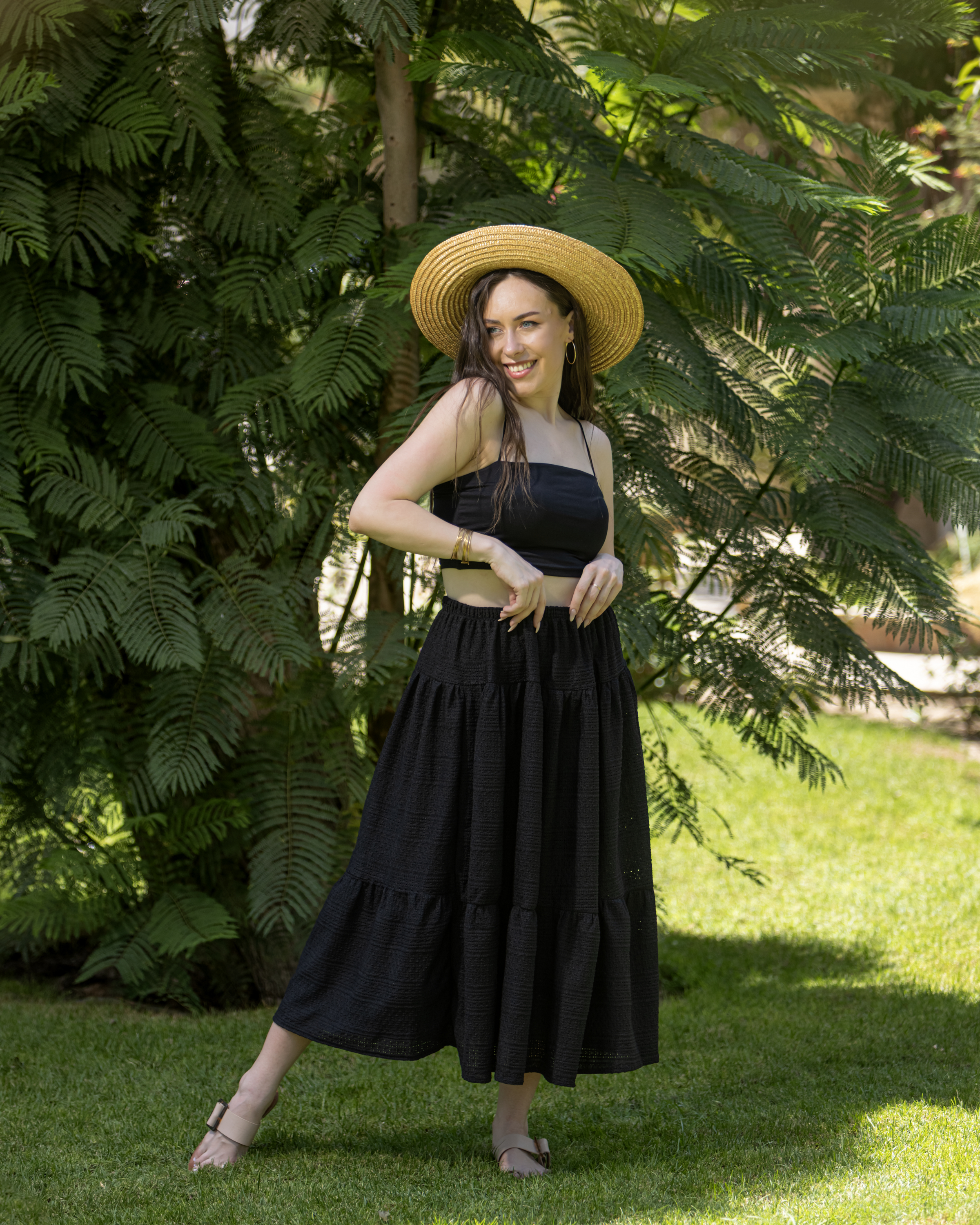 Flow Skirt – Effortless elegance meets all-day comfort.