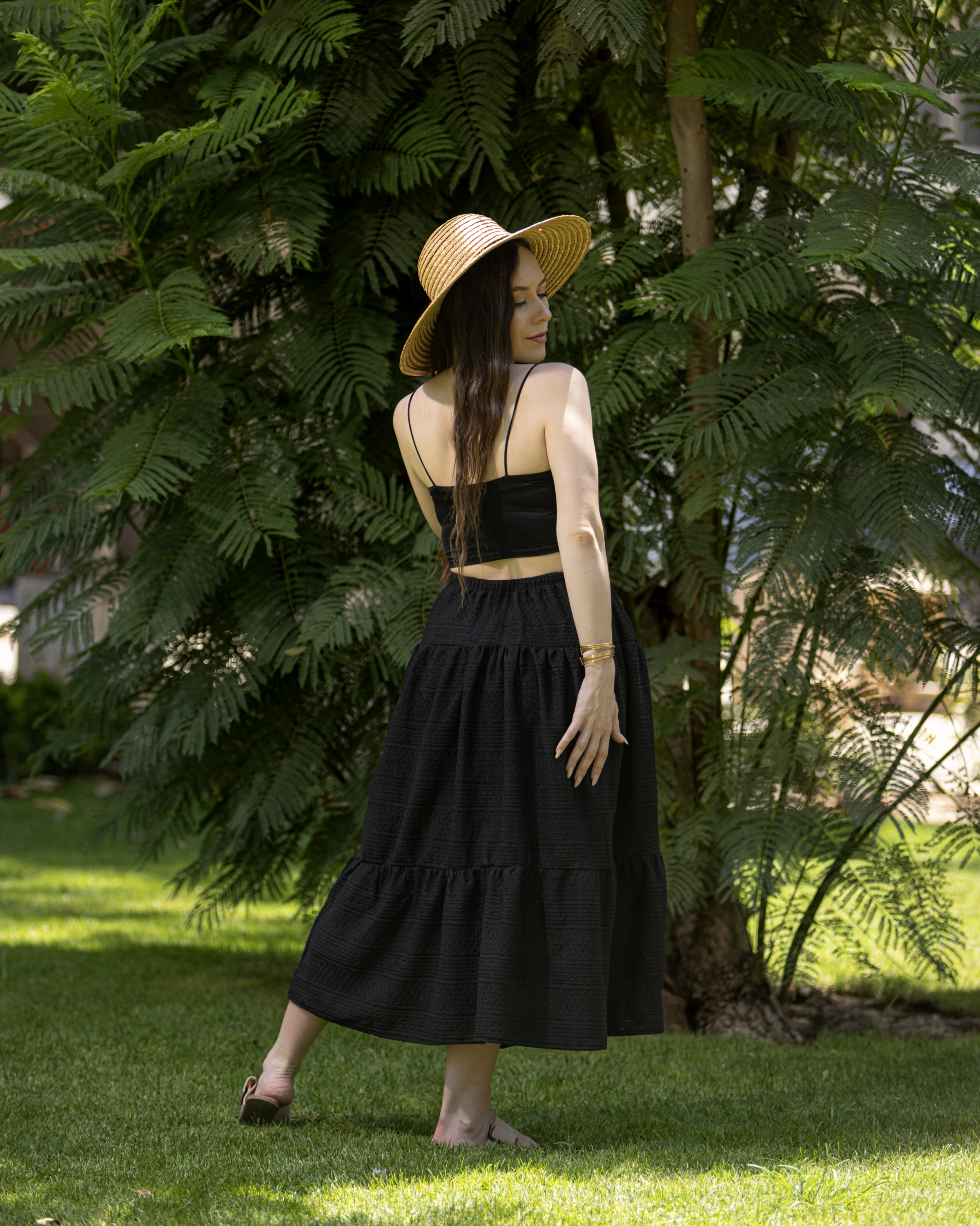 Flow Skirt – Effortless elegance meets all-day comfort.